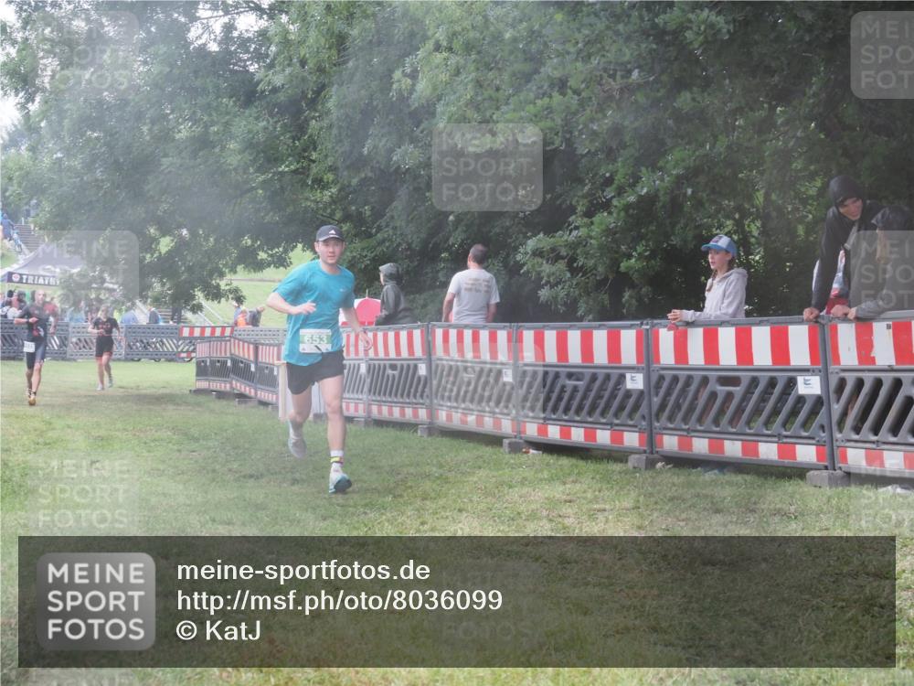 21.06.2025 - 27. Vierlanden-Triathlon KatJ http://msf.ph/oto/8036099 15.06.2025 13:53:35 Ziel 653, 1155 meine-sportfotos.de