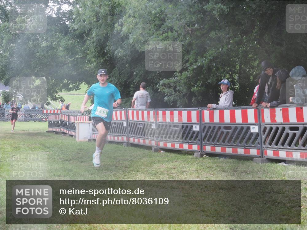 21.06.2025 - 27. Vierlanden-Triathlon KatJ http://msf.ph/oto/8036109 15.06.2025 13:53:35 Ziel 653, 1155 meine-sportfotos.de