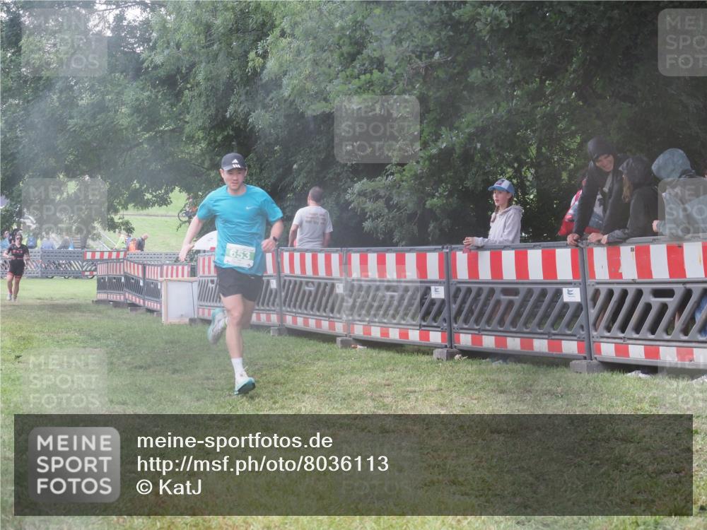 21.06.2025 - 27. Vierlanden-Triathlon KatJ http://msf.ph/oto/8036113 15.06.2025 13:53:35 Ziel 653, 1155 meine-sportfotos.de