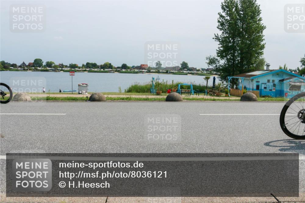 21.06.2025 - 27. Vierlanden-Triathlon H.Heesch http://msf.ph/oto/8036121 15.06.2025 11:45:09 Radfahren 641, 667, 782, 840 meine-sportfotos.de