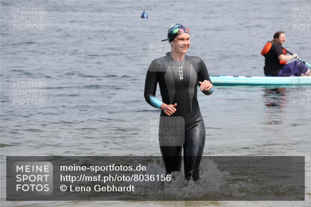 21.06.2025 - 27. Vierlanden-Triathlon Lena Gebhardt http://msf.ph/oto/8036156 15.06.2025 11:30:31 Schwimmen 910 meine-sportfotos.de