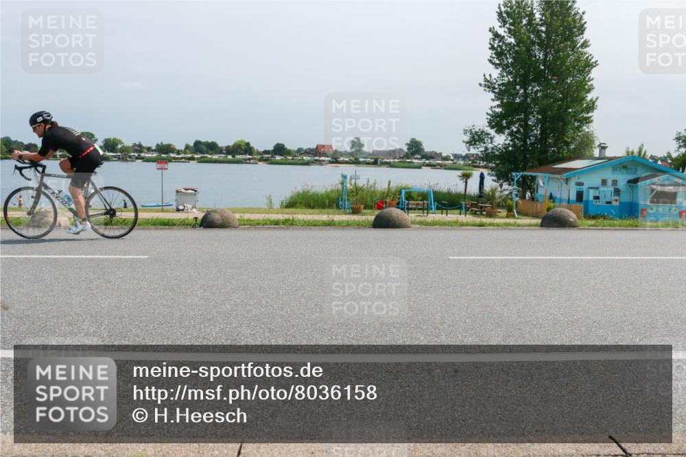21.06.2025 - 27. Vierlanden-Triathlon H.Heesch http://msf.ph/oto/8036158 15.06.2025 11:45:13 Radfahren 636, 641, 667 meine-sportfotos.de