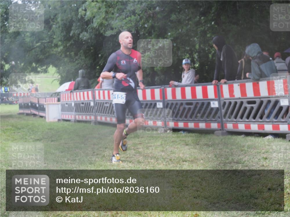 21.06.2025 - 27. Vierlanden-Triathlon KatJ http://msf.ph/oto/8036160 15.06.2025 13:53:40 Ziel 1155 meine-sportfotos.de