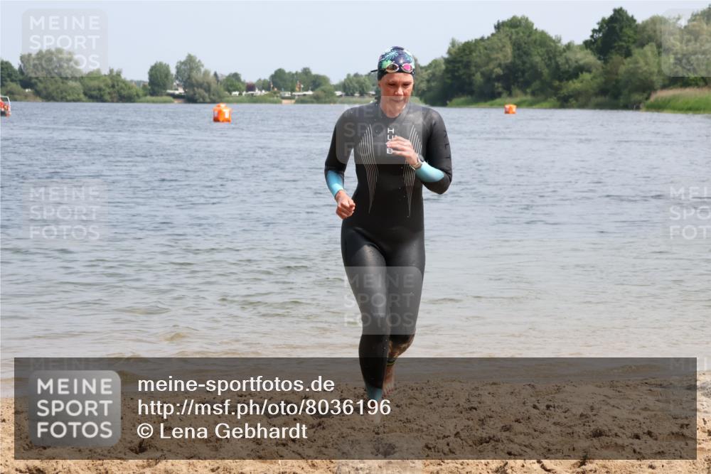 21.06.2025 - 27. Vierlanden-Triathlon Lena Gebhardt http://msf.ph/oto/8036196 15.06.2025 11:30:36 Schwimmen 910 meine-sportfotos.de