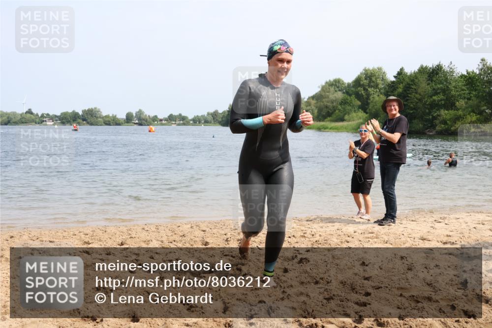 21.06.2025 - 27. Vierlanden-Triathlon Lena Gebhardt http://msf.ph/oto/8036212 15.06.2025 11:30:37 Schwimmen 910 meine-sportfotos.de