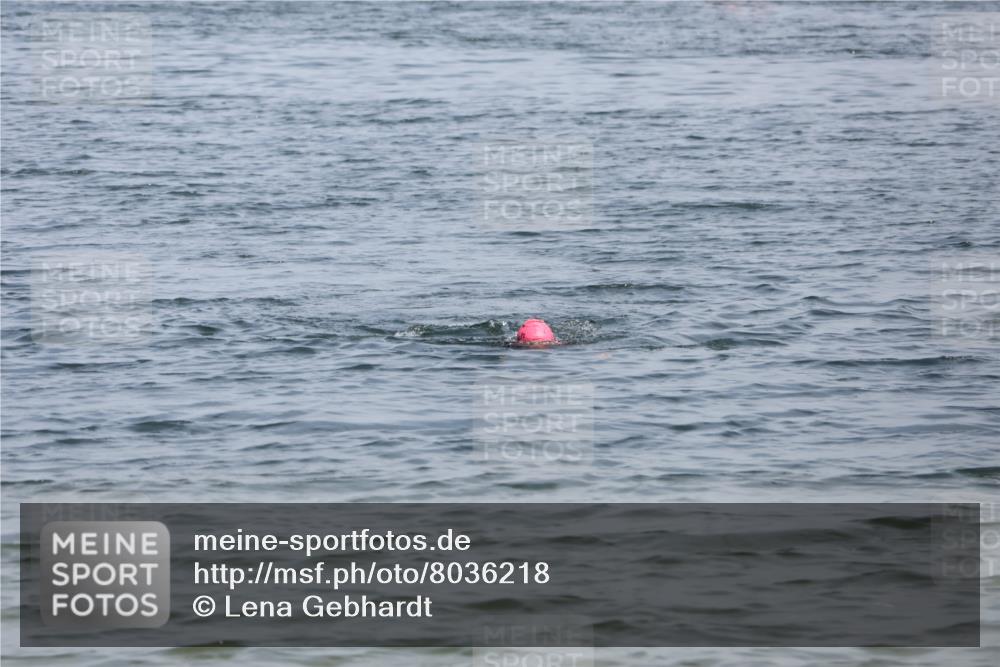 21.06.2025 - 27. Vierlanden-Triathlon Lena Gebhardt http://msf.ph/oto/8036218 15.06.2025 11:34:00 Schwimmen  meine-sportfotos.de