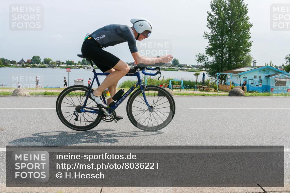 21.06.2025 - 27. Vierlanden-Triathlon H.Heesch http://msf.ph/oto/8036221 15.06.2025 11:45:25 Radfahren 212, 723, 794, 797, 841, 947 meine-sportfotos.de
