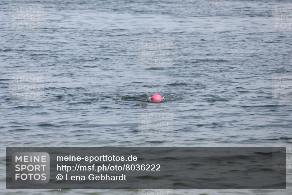 21.06.2025 - 27. Vierlanden-Triathlon Lena Gebhardt http://msf.ph/oto/8036222 15.06.2025 11:34:00 Schwimmen  meine-sportfotos.de