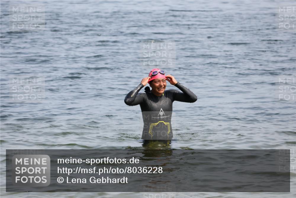 21.06.2025 - 27. Vierlanden-Triathlon Lena Gebhardt http://msf.ph/oto/8036228 15.06.2025 11:34:21 Schwimmen  meine-sportfotos.de