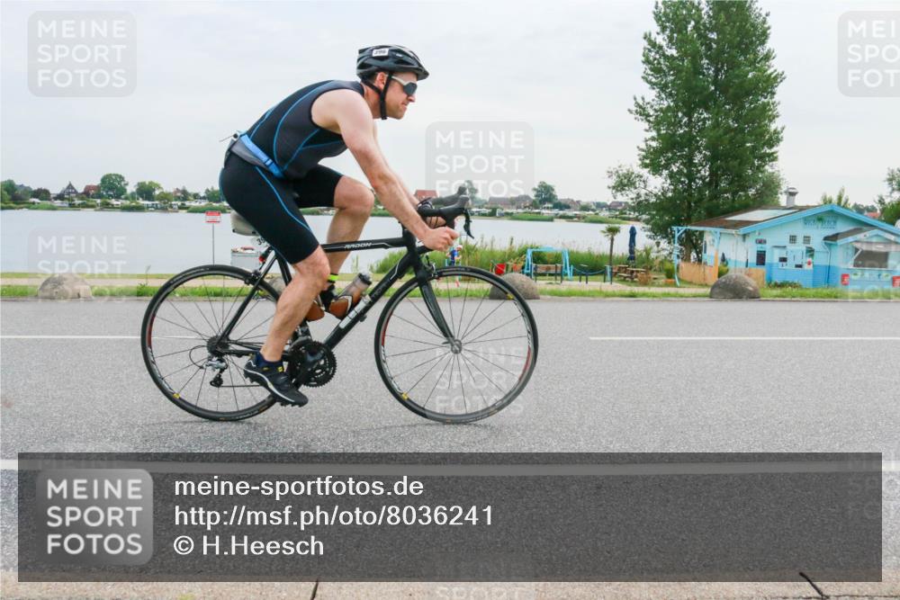 15.06.2025 - 27. Vierlanden-Triathlon H.Heesch http://msf.ph/oto/8036241 15.06.2025 10:47:51 Radfahren 168, 172, 396, 402, 1397 meine-sportfotos.de