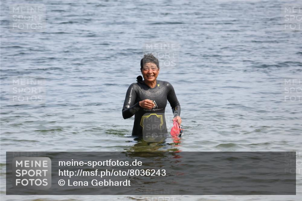 21.06.2025 - 27. Vierlanden-Triathlon Lena Gebhardt http://msf.ph/oto/8036243 15.06.2025 11:34:22 Schwimmen  meine-sportfotos.de