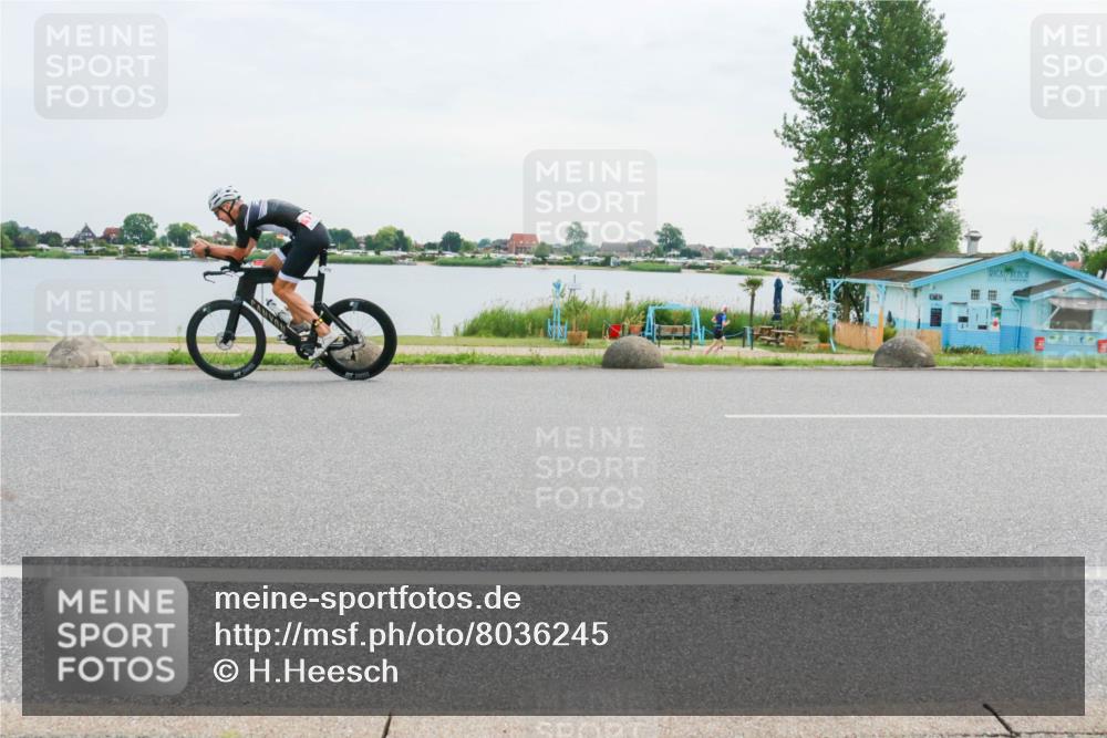 15.06.2025 - 27. Vierlanden-Triathlon H.Heesch http://msf.ph/oto/8036245 15.06.2025 10:47:52 Radfahren 168, 172, 396, 1397 meine-sportfotos.de