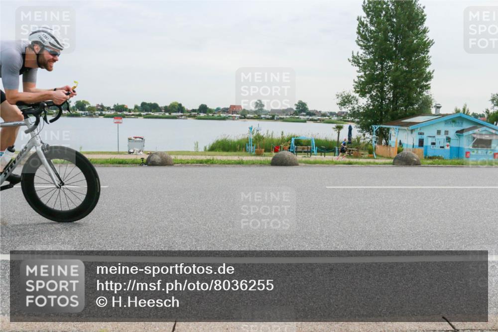 15.06.2025 - 27. Vierlanden-Triathlon H.Heesch http://msf.ph/oto/8036255 15.06.2025 10:47:52 Radfahren 168, 172, 396, 1397 meine-sportfotos.de