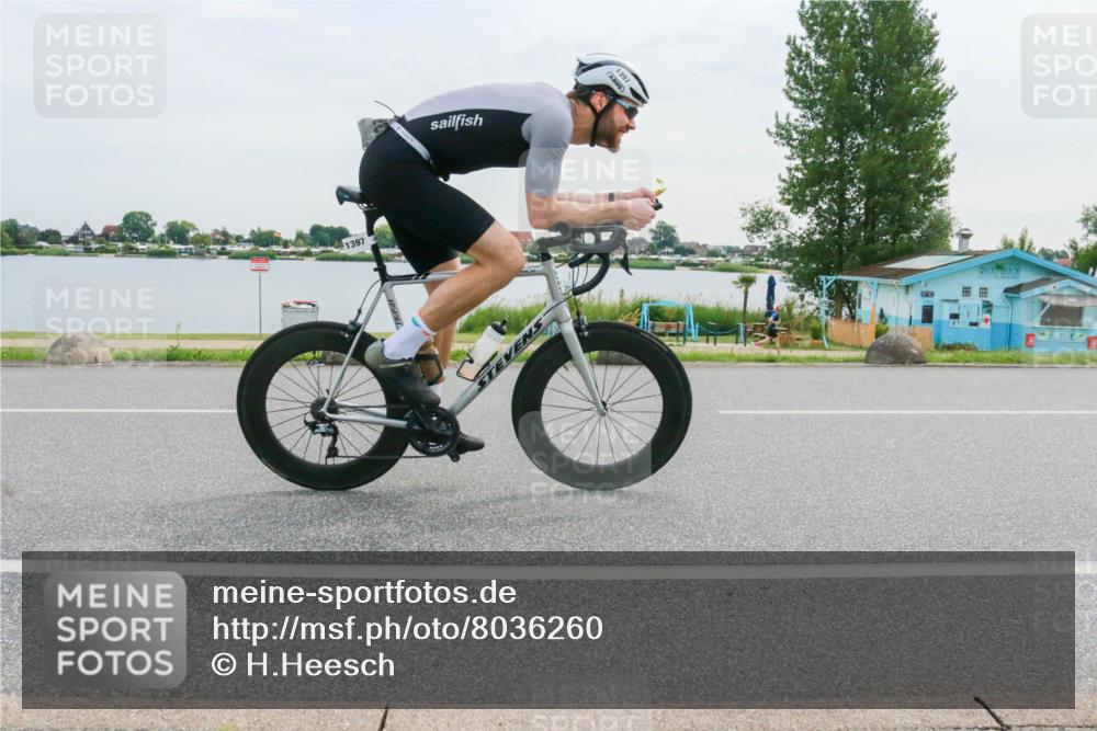 15.06.2025 - 27. Vierlanden-Triathlon H.Heesch http://msf.ph/oto/8036260 15.06.2025 10:47:53 Radfahren 168, 172, 396, 1397 meine-sportfotos.de