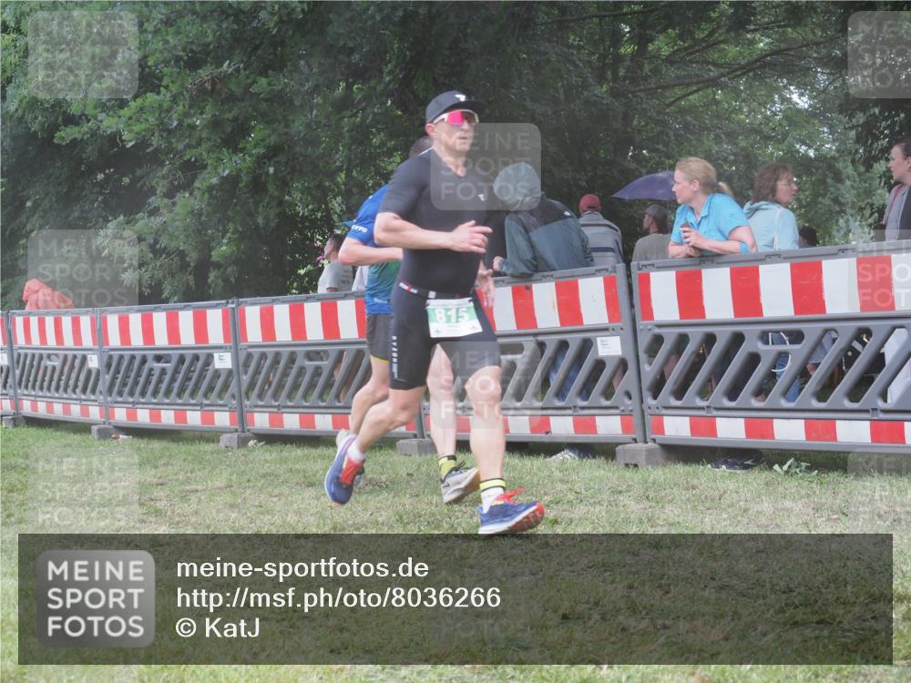 21.06.2025 - 27. Vierlanden-Triathlon KatJ http://msf.ph/oto/8036266 15.06.2025 13:54:01 Ziel 90, 125, 719, 815 meine-sportfotos.de
