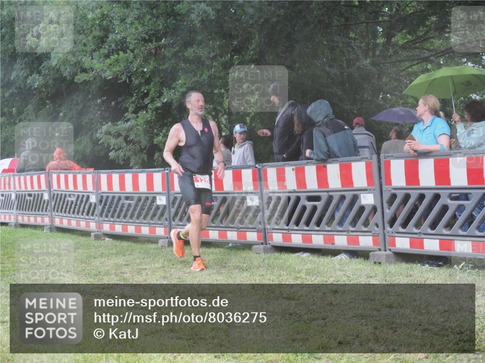 21.06.2025 - 27. Vierlanden-Triathlon KatJ http://msf.ph/oto/8036275 15.06.2025 13:54:07 Ziel 125, 719 meine-sportfotos.de