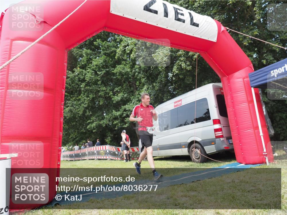 21.06.2025 - 27. Vierlanden-Triathlon KatJ http://msf.ph/oto/8036277 15.06.2025 11:24:53 Schwimmen 935, 981 meine-sportfotos.de