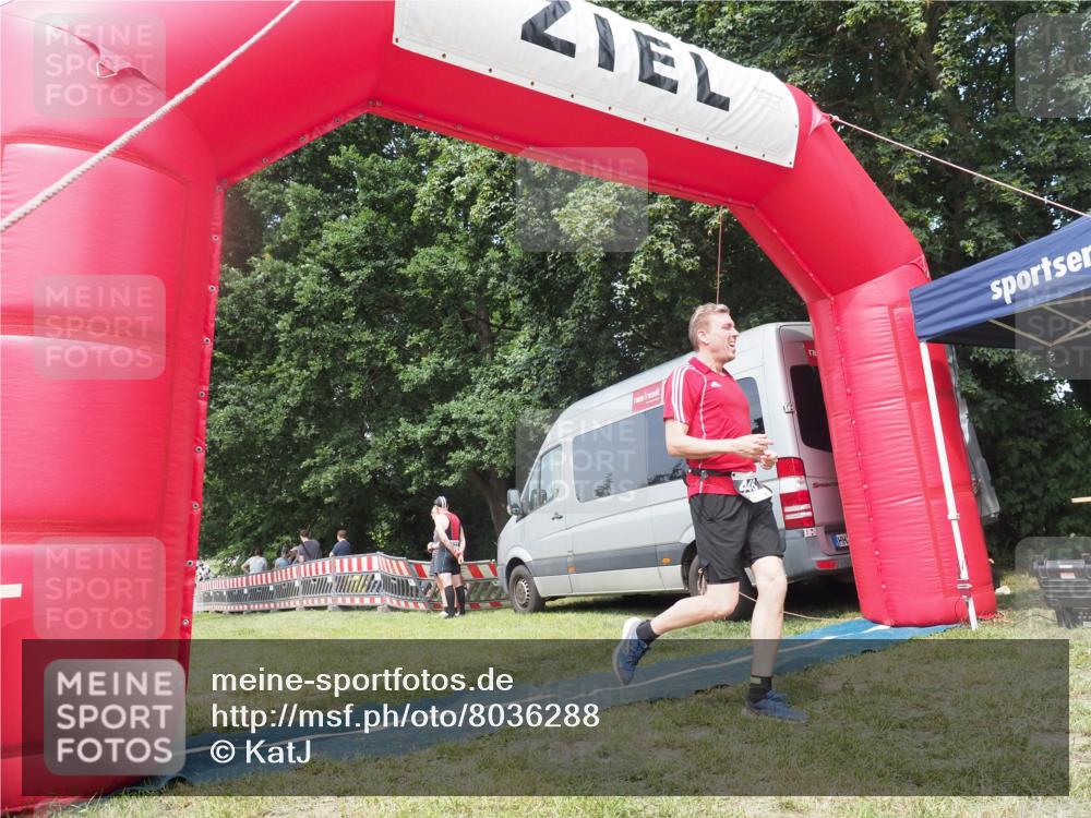 21.06.2025 - 27. Vierlanden-Triathlon KatJ http://msf.ph/oto/8036288 15.06.2025 11:24:54 Schwimmen 935, 981 meine-sportfotos.de