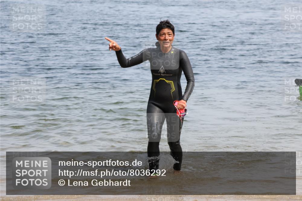21.06.2025 - 27. Vierlanden-Triathlon Lena Gebhardt http://msf.ph/oto/8036292 15.06.2025 11:34:31 Schwimmen 893 meine-sportfotos.de