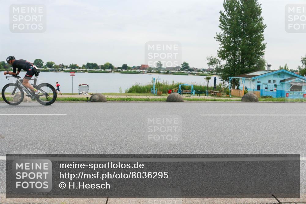 15.06.2025 - 27. Vierlanden-Triathlon H.Heesch http://msf.ph/oto/8036295 15.06.2025 10:48:02 Radfahren 27, 37, 109, 142 meine-sportfotos.de
