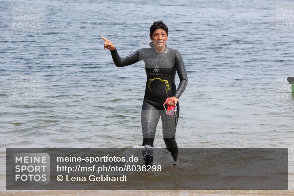 21.06.2025 - 27. Vierlanden-Triathlon Lena Gebhardt http://msf.ph/oto/8036298 15.06.2025 11:34:31 Schwimmen 893 meine-sportfotos.de
