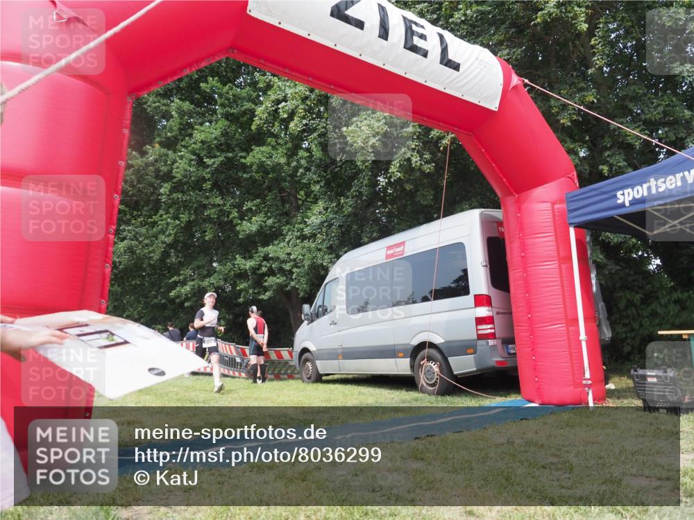 21.06.2025 - 27. Vierlanden-Triathlon KatJ http://msf.ph/oto/8036299 15.06.2025 11:25:04 Schwimmen 981 meine-sportfotos.de