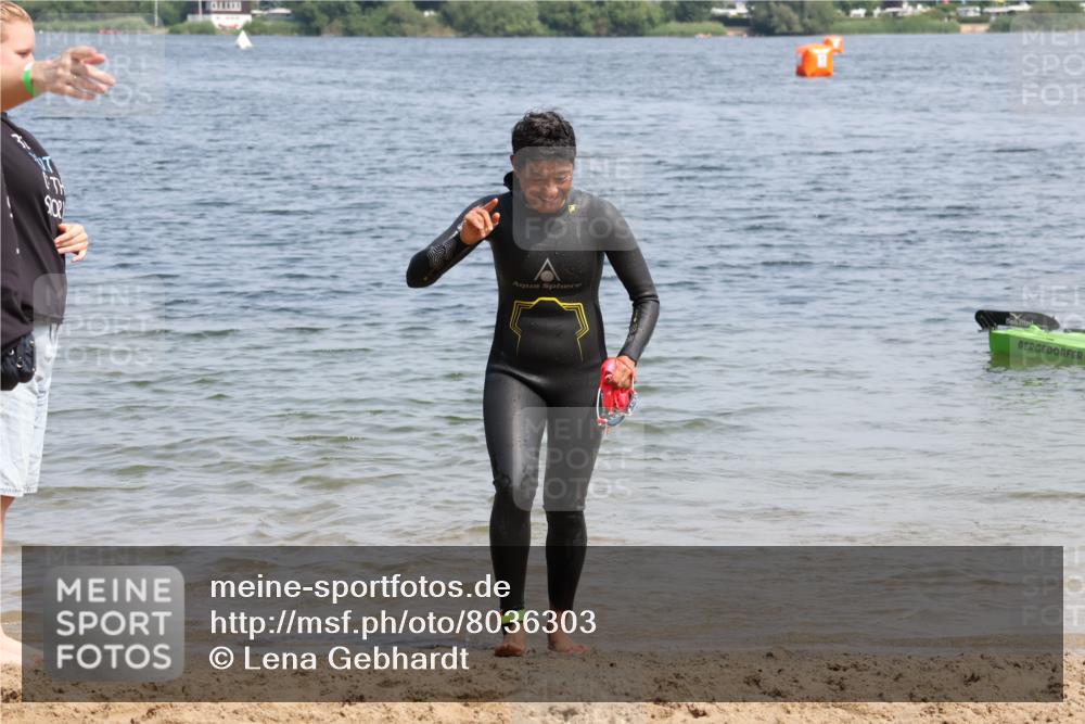 21.06.2025 - 27. Vierlanden-Triathlon Lena Gebhardt http://msf.ph/oto/8036303 15.06.2025 11:34:33 Schwimmen 893 meine-sportfotos.de