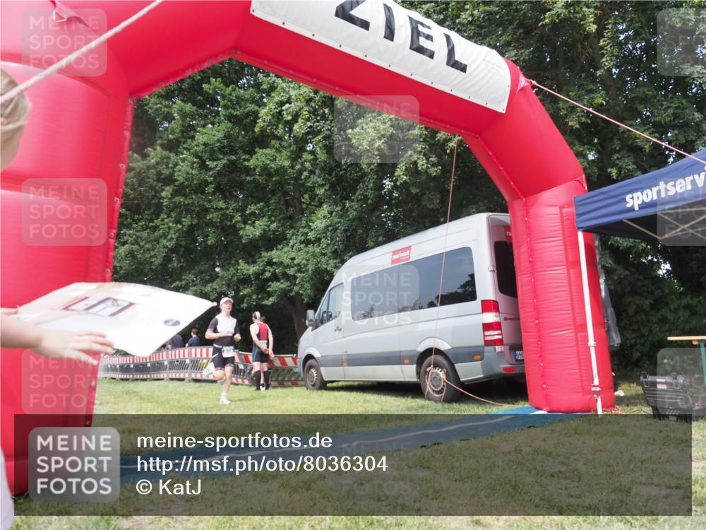 21.06.2025 - 27. Vierlanden-Triathlon KatJ http://msf.ph/oto/8036304 15.06.2025 11:25:04 Schwimmen 981 meine-sportfotos.de
