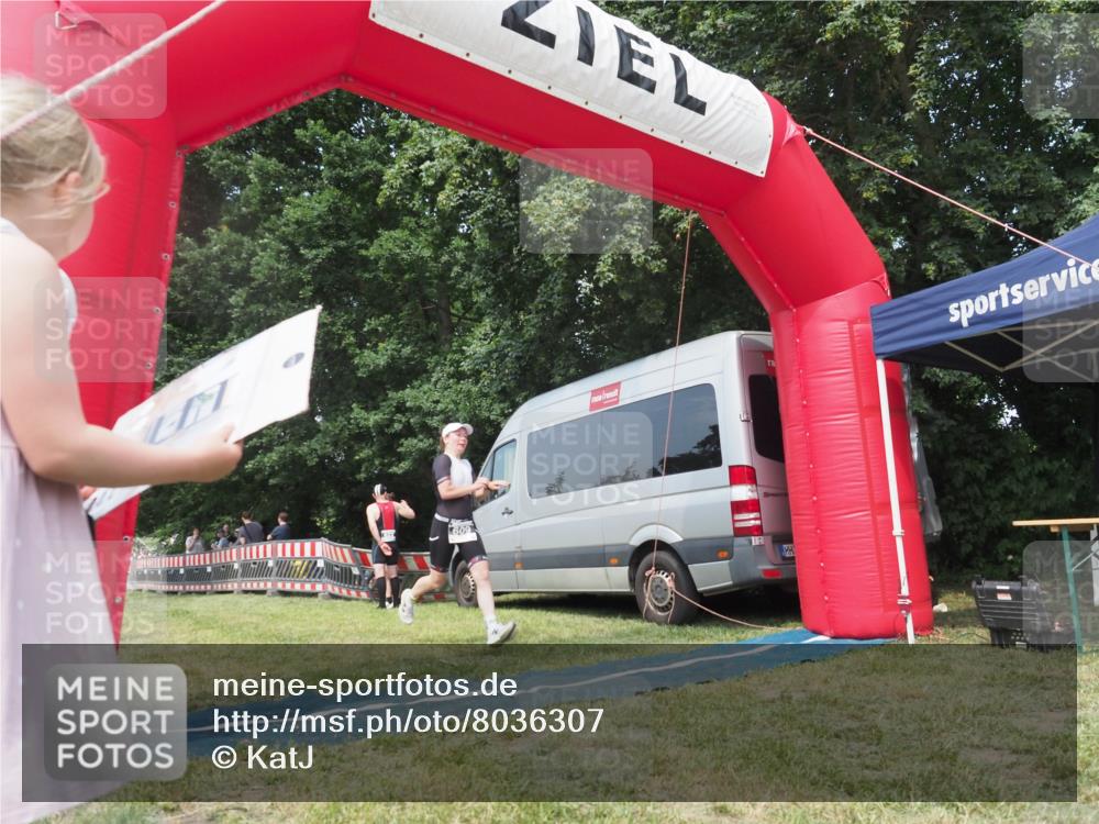 21.06.2025 - 27. Vierlanden-Triathlon KatJ http://msf.ph/oto/8036307 15.06.2025 11:25:04 Schwimmen 981 meine-sportfotos.de