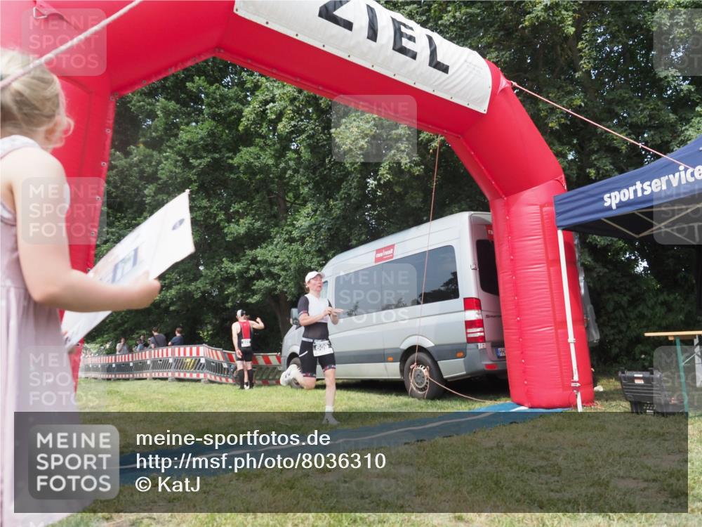 21.06.2025 - 27. Vierlanden-Triathlon KatJ http://msf.ph/oto/8036310 15.06.2025 11:25:04 Schwimmen 981 meine-sportfotos.de