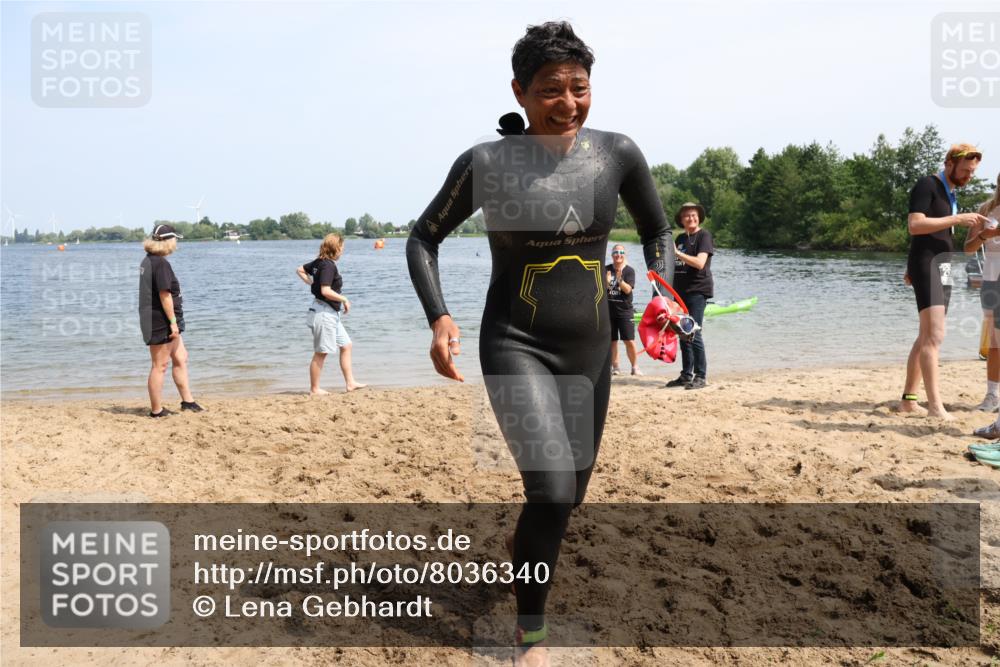 21.06.2025 - 27. Vierlanden-Triathlon Lena Gebhardt http://msf.ph/oto/8036340 15.06.2025 11:34:39 Schwimmen 893 meine-sportfotos.de