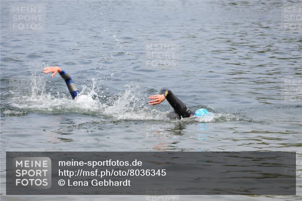 21.06.2025 - 27. Vierlanden-Triathlon Lena Gebhardt http://msf.ph/oto/8036345 15.06.2025 11:57:44 Schwimmen 986 meine-sportfotos.de