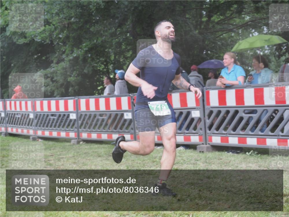 21.06.2025 - 27. Vierlanden-Triathlon KatJ http://msf.ph/oto/8036346 15.06.2025 13:54:12 Ziel 125, 719 meine-sportfotos.de