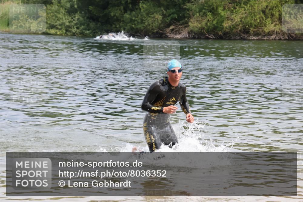 21.06.2025 - 27. Vierlanden-Triathlon Lena Gebhardt http://msf.ph/oto/8036352 15.06.2025 11:57:49 Schwimmen 984, 986, 987 meine-sportfotos.de