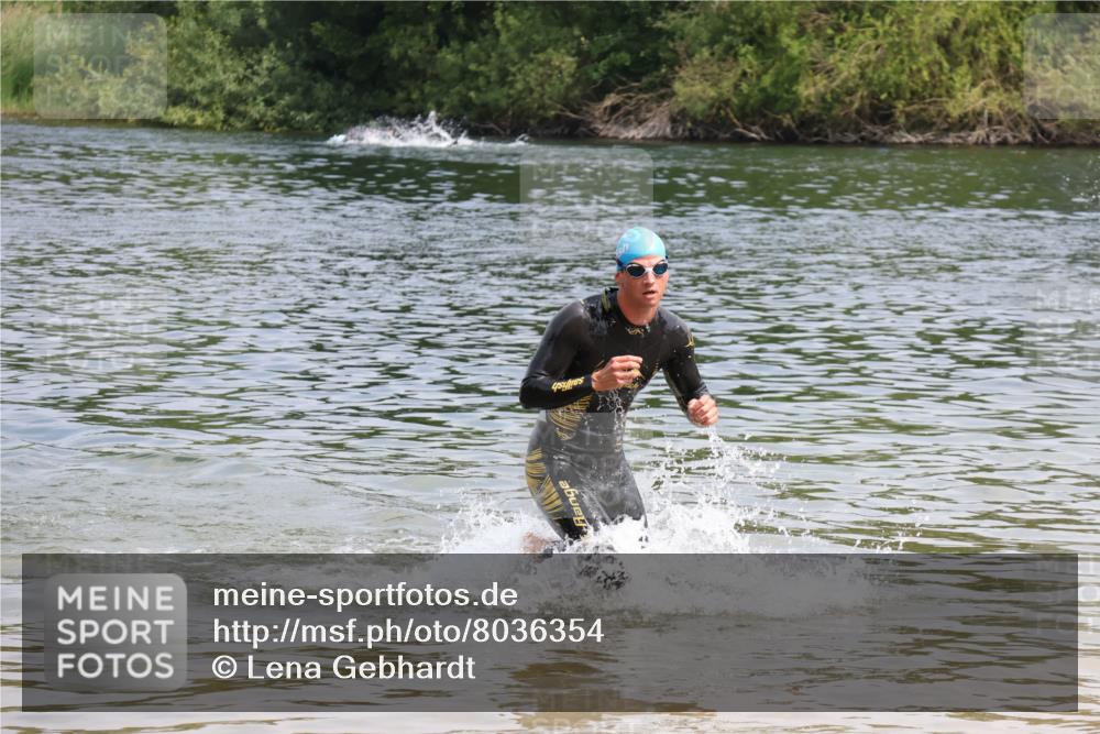 21.06.2025 - 27. Vierlanden-Triathlon Lena Gebhardt http://msf.ph/oto/8036354 15.06.2025 11:57:49 Schwimmen 984, 986, 987 meine-sportfotos.de