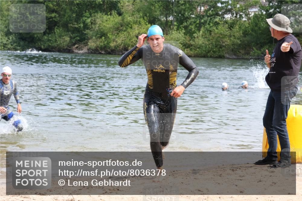 21.06.2025 - 27. Vierlanden-Triathlon Lena Gebhardt http://msf.ph/oto/8036378 15.06.2025 11:57:51 Schwimmen 984, 986, 987 meine-sportfotos.de