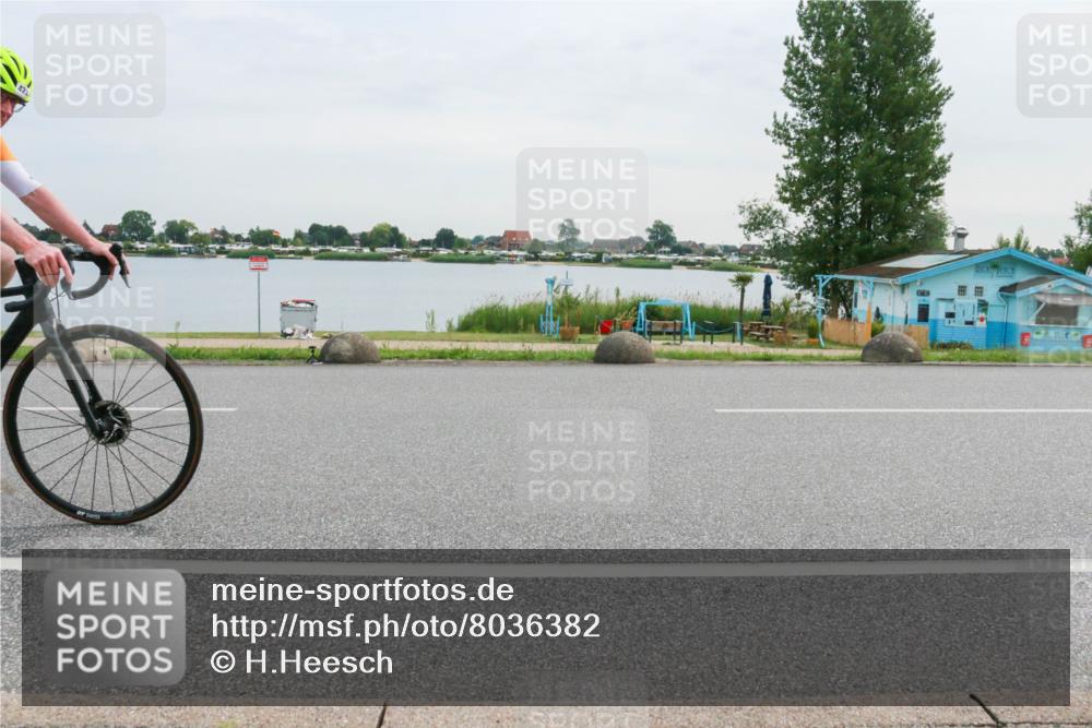 15.06.2025 - 27. Vierlanden-Triathlon H.Heesch http://msf.ph/oto/8036382 15.06.2025 10:48:26 Radfahren 14, 34, 139, 422 meine-sportfotos.de