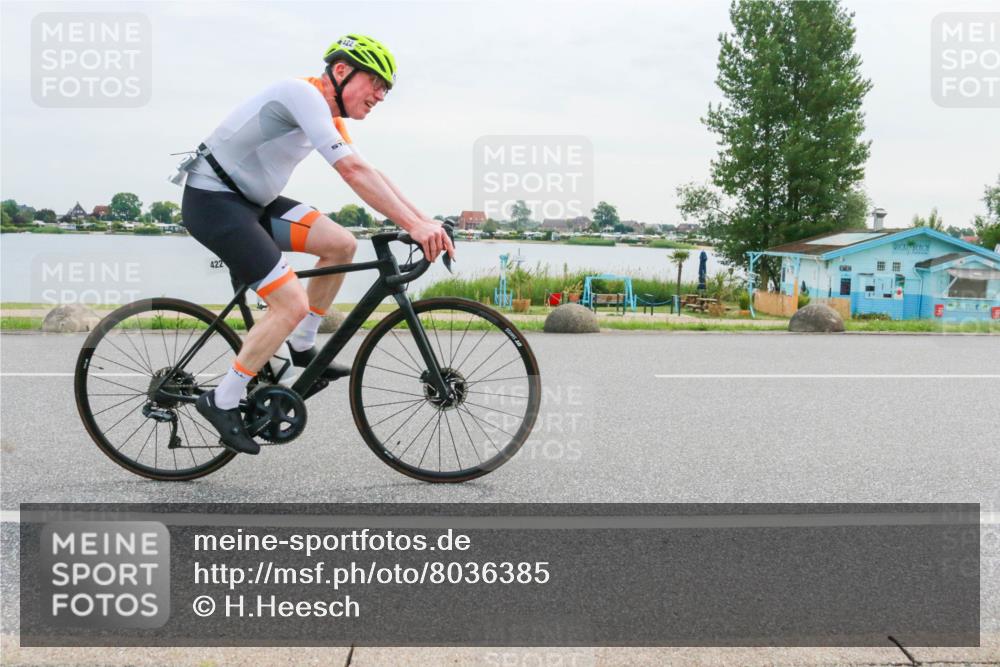 15.06.2025 - 27. Vierlanden-Triathlon H.Heesch http://msf.ph/oto/8036385 15.06.2025 10:48:26 Radfahren 14, 34, 139, 422 meine-sportfotos.de