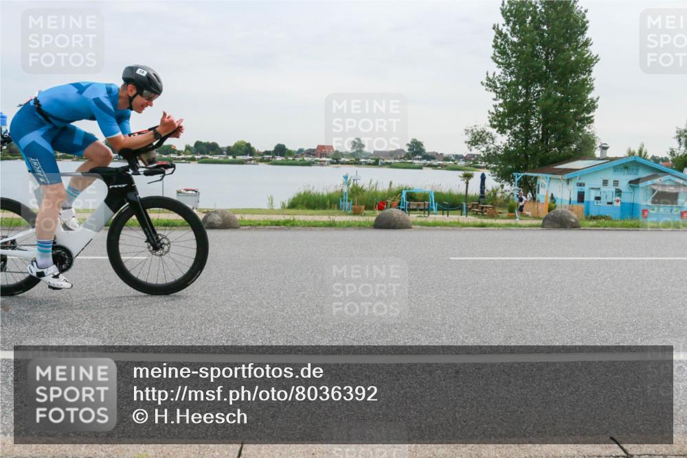 15.06.2025 - 27. Vierlanden-Triathlon H.Heesch http://msf.ph/oto/8036392 15.06.2025 10:48:30 Radfahren 14 meine-sportfotos.de