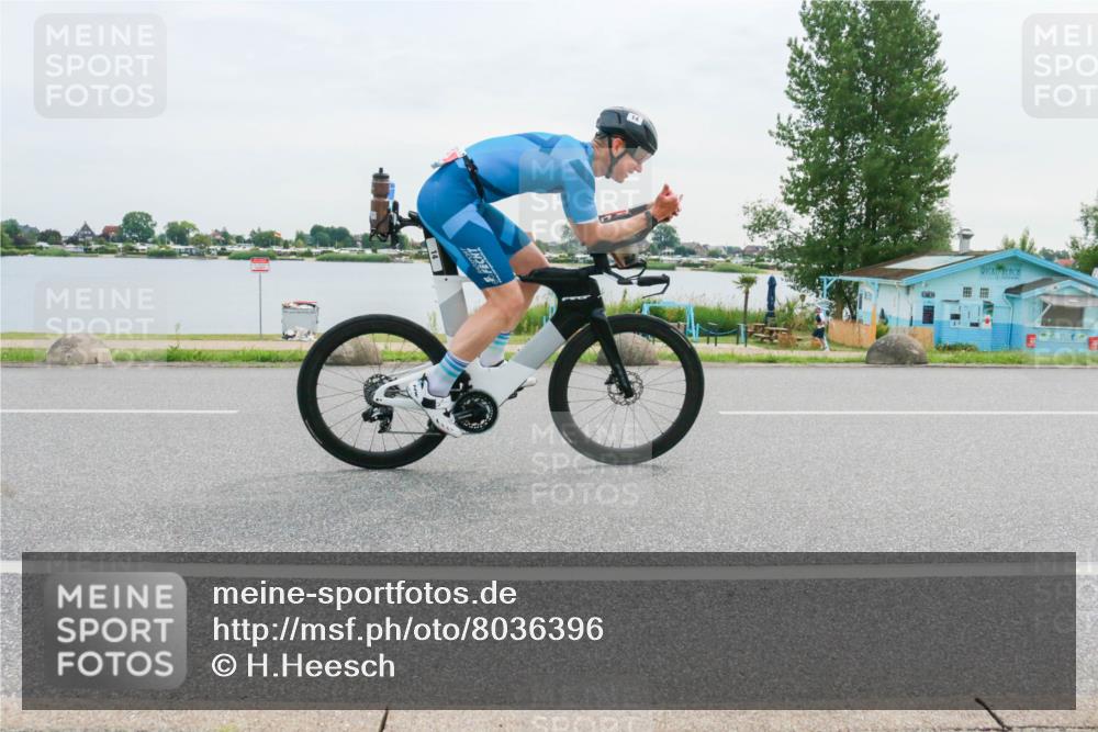 15.06.2025 - 27. Vierlanden-Triathlon H.Heesch http://msf.ph/oto/8036396 15.06.2025 10:48:30 Radfahren 14 meine-sportfotos.de