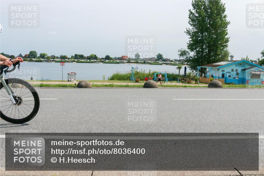 21.06.2025 - 27. Vierlanden-Triathlon H.Heesch http://msf.ph/oto/8036400 15.06.2025 11:45:29 Radfahren 212, 723, 797, 841 meine-sportfotos.de