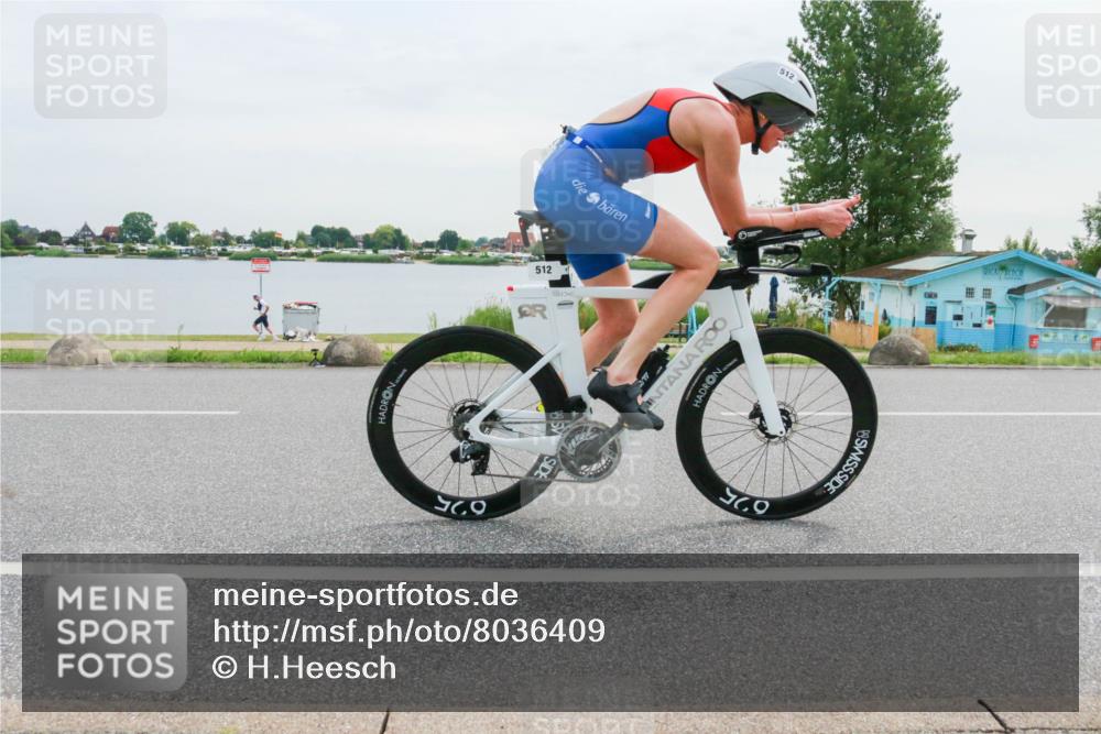 15.06.2025 - 27. Vierlanden-Triathlon H.Heesch http://msf.ph/oto/8036409 15.06.2025 10:48:35 Radfahren 376, 512 meine-sportfotos.de