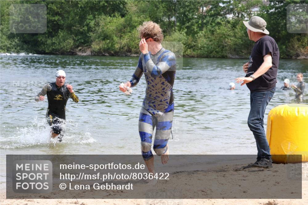 21.06.2025 - 27. Vierlanden-Triathlon Lena Gebhardt http://msf.ph/oto/8036422 15.06.2025 11:57:55 Schwimmen 984, 985, 986, 987, 988 meine-sportfotos.de