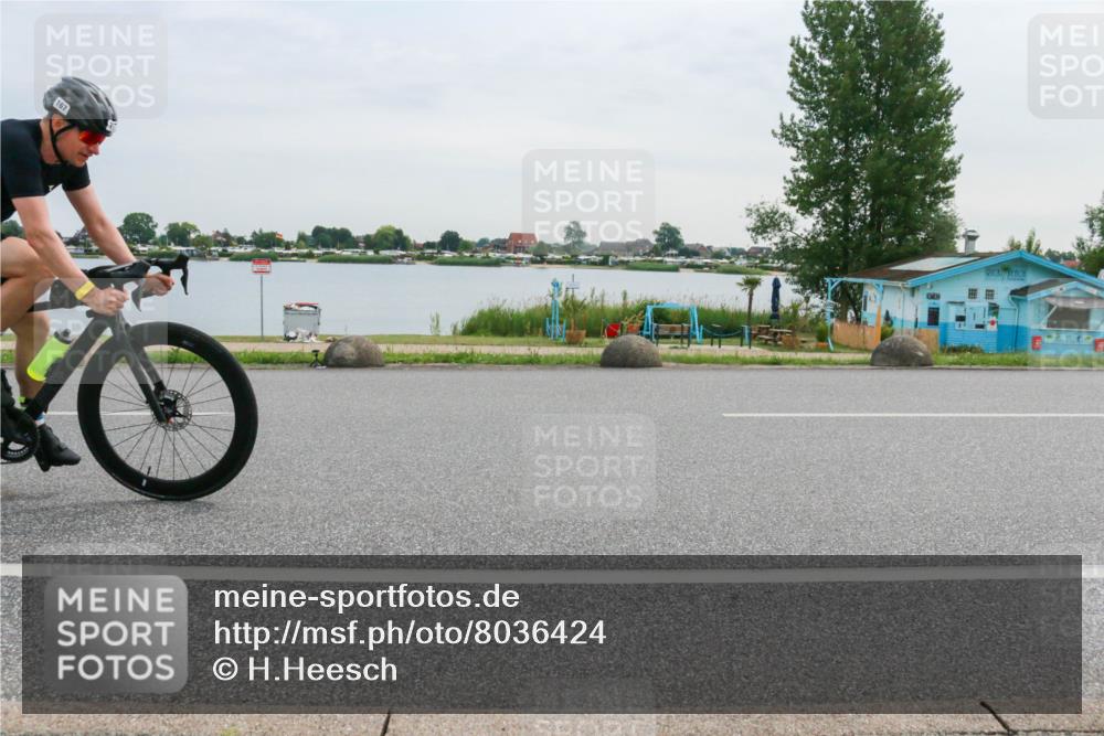 15.06.2025 - 27. Vierlanden-Triathlon H.Heesch http://msf.ph/oto/8036424 15.06.2025 10:48:42 Radfahren 167, 376 meine-sportfotos.de