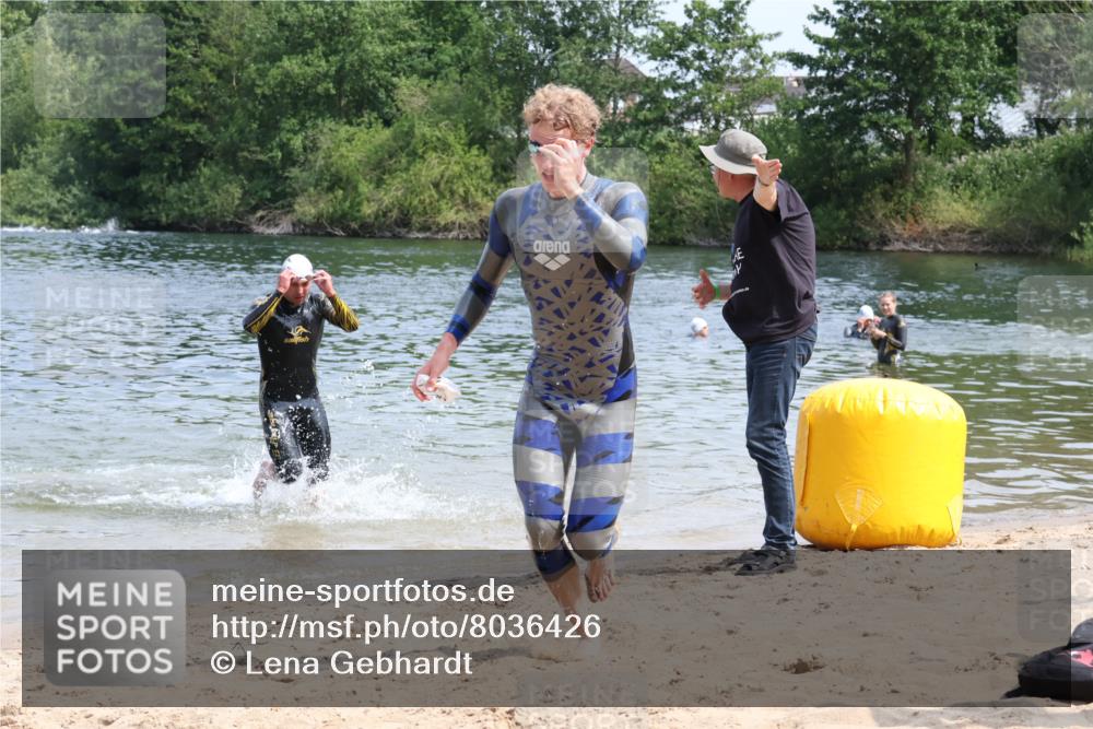 21.06.2025 - 27. Vierlanden-Triathlon Lena Gebhardt http://msf.ph/oto/8036426 15.06.2025 11:57:56 Schwimmen 984, 985, 986, 987, 988 meine-sportfotos.de