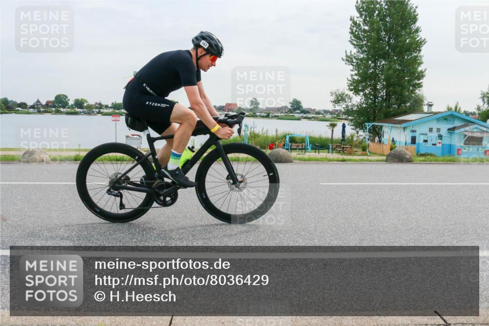15.06.2025 - 27. Vierlanden-Triathlon H.Heesch http://msf.ph/oto/8036429 15.06.2025 10:48:42 Radfahren 167, 376 meine-sportfotos.de