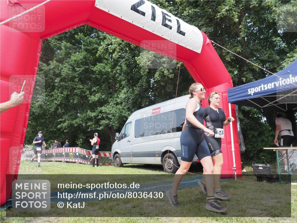 21.06.2025 - 27. Vierlanden-Triathlon KatJ http://msf.ph/oto/8036430 15.06.2025 11:25:20 Schwimmen  meine-sportfotos.de