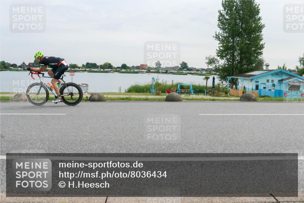 15.06.2025 - 27. Vierlanden-Triathlon H.Heesch http://msf.ph/oto/8036434 15.06.2025 10:48:52 Radfahren 229, 236, 358 meine-sportfotos.de
