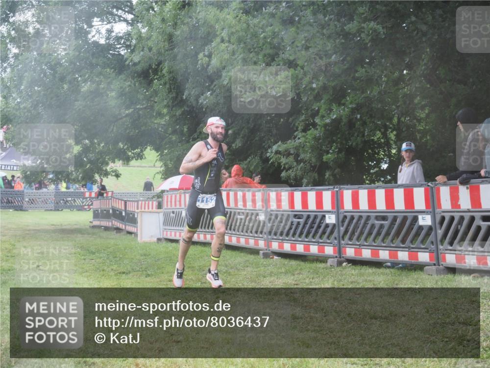 21.06.2025 - 27. Vierlanden-Triathlon KatJ http://msf.ph/oto/8036437 15.06.2025 13:54:38 Ziel 1152 meine-sportfotos.de