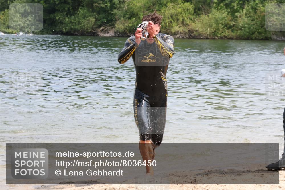 21.06.2025 - 27. Vierlanden-Triathlon Lena Gebhardt http://msf.ph/oto/8036450 15.06.2025 11:57:57 Schwimmen 984, 985, 986, 987, 988 meine-sportfotos.de